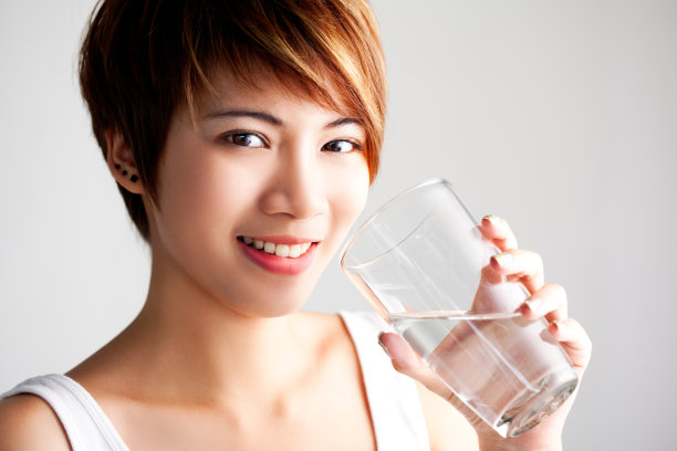 饮用水图片下载