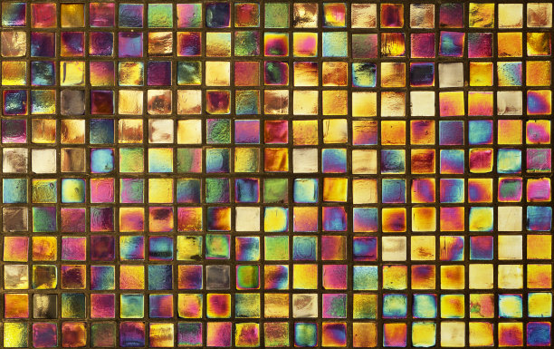 彩色马赛克背景墙上图片下载