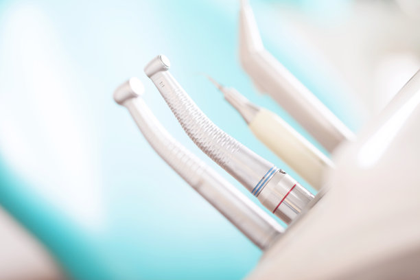 视野较浅的牙医器械图片下载