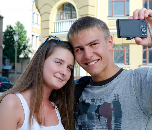 年轻夫妇自拍图片下载