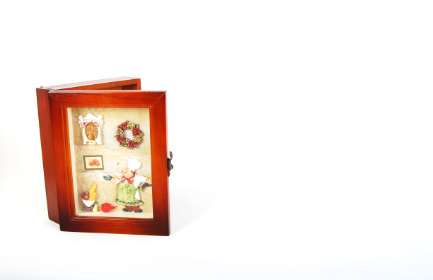 木制钥匙持有人在一个白色的背景图片下载