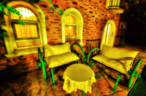 晚上放松沙发图片下载