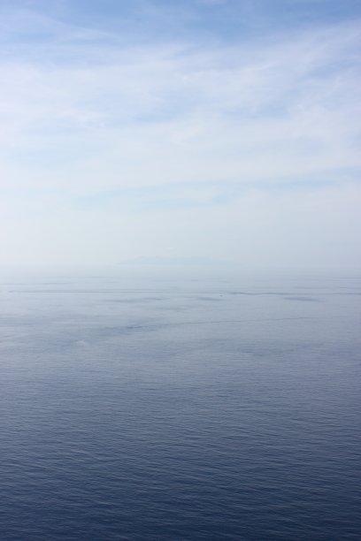 尘土飞扬的蓝色图片下载