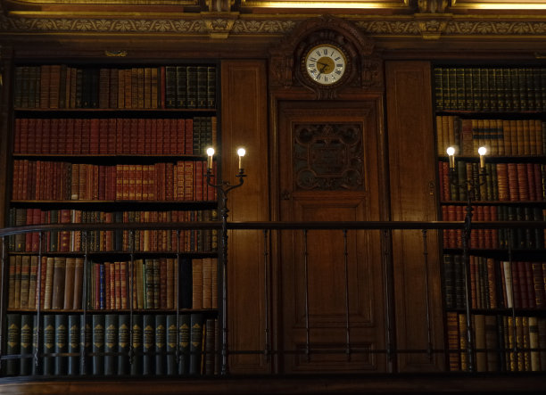 古老的图书馆图片下载