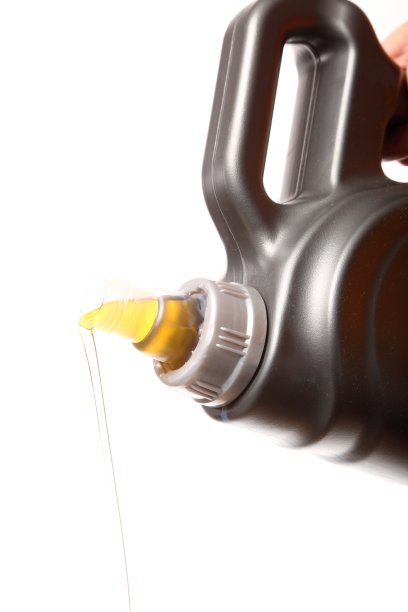 能与汽车机油浇隔离吗图片下载