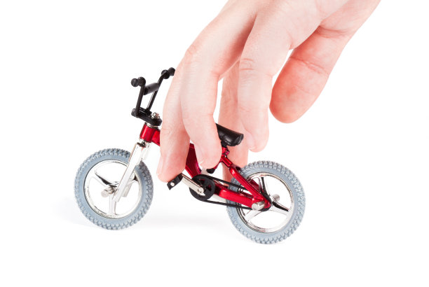 新红色自行车隔离图片下载