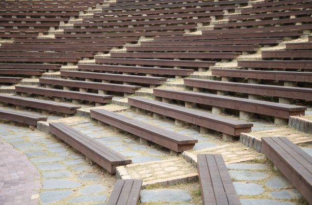一排排的木椅图片下载