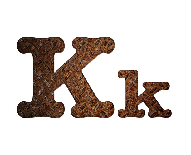 字母K生锈金属。图片下载