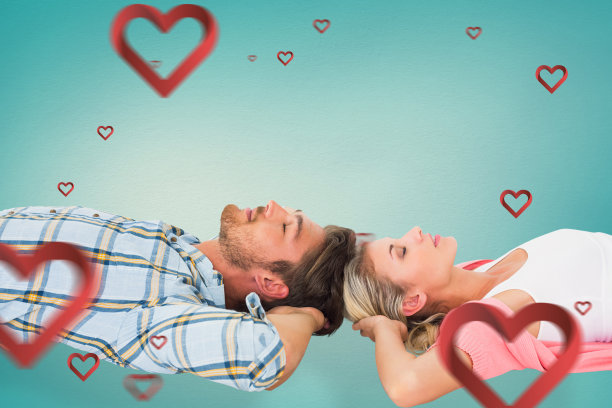 这是一对迷人的年轻夫妇平静地睡觉的合成图图片下载