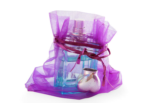 香水装在包装袋里图片下载