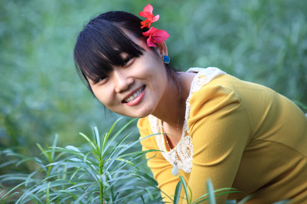 微笑快乐的亚洲女人美丽的本质图片下载