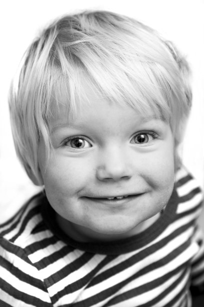 快乐的男孩图片下载