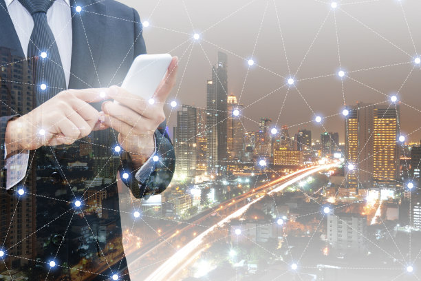 专业商人使用智能手机的双重曝光图片下载