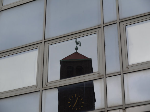 教堂塔楼是' B '里面的一个?rohaus图片下载