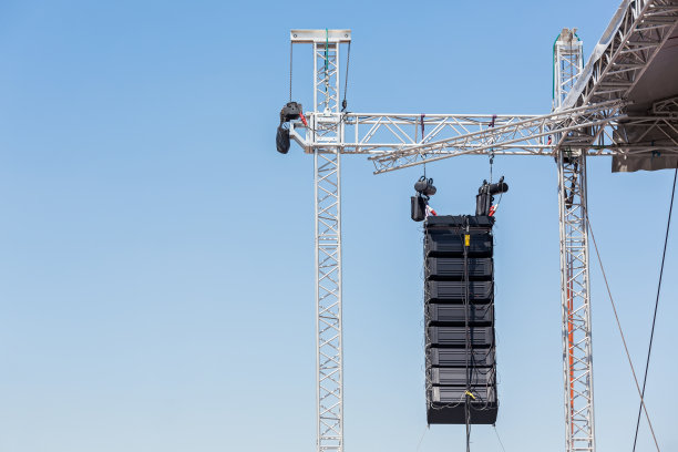 户外音乐节上的演讲者图片下载