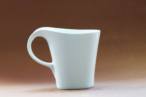 白色的杯子图片下载