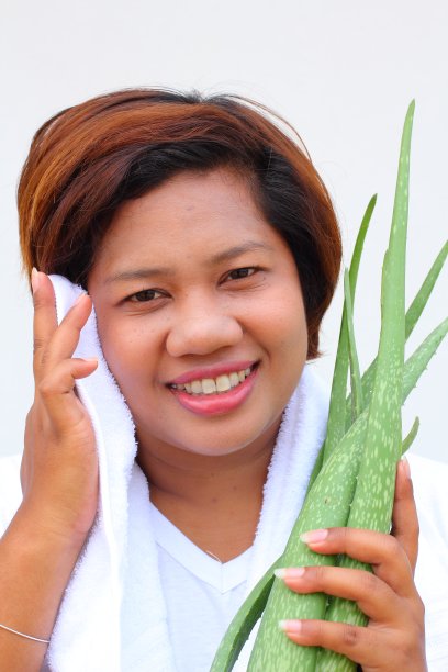 有芦荟的女人。图片下载