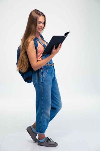 女学生阅读书籍图片下载