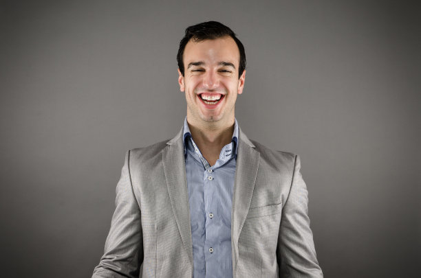 笑着年轻的商人图片下载