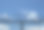 浅蓝色天空背景上的铁门图片下载