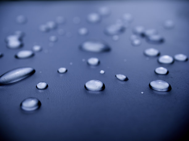 水滴对比色调感觉孤独的蓝色图片下载