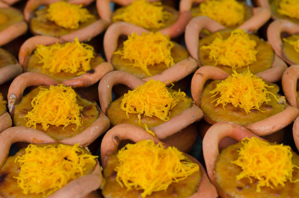 泰国甜点在粘土罐，绿豆图片下载