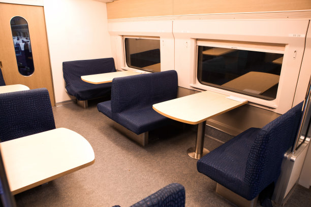 高速列车内的空座位图片下载