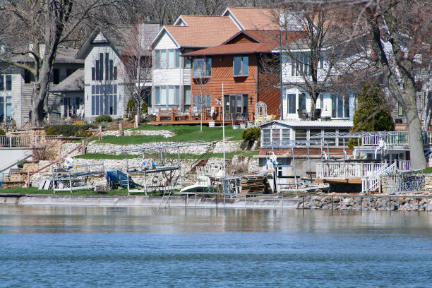 湖的房子码头图片下载