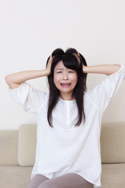 年轻的女人图片下载