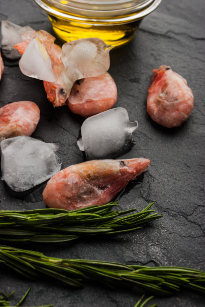 迷迭香和橄榄油冻虾图片下载