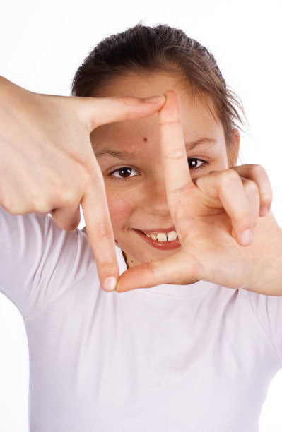 女孩用手做框架图片下载