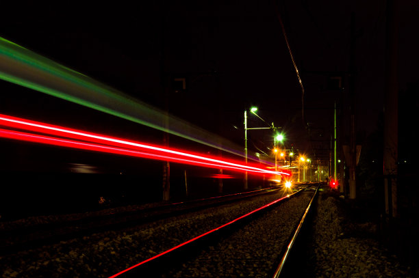 火车灯小道图片下载