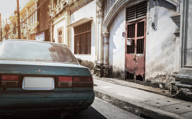 建筑陈旧，不能使用的汽车图片下载