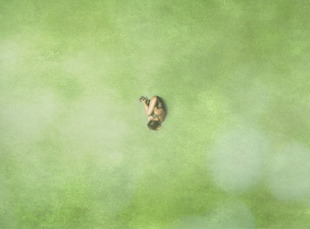 一个好女孩的重生概念图片下载