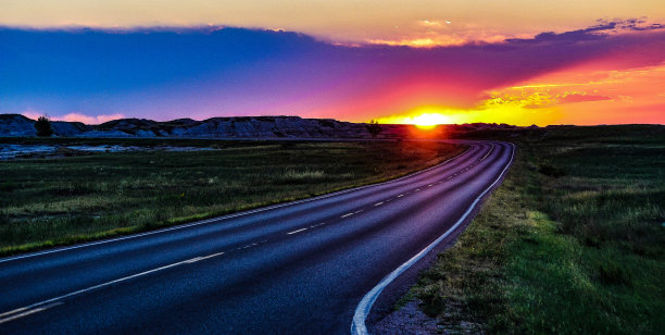 路的尽头图片下载