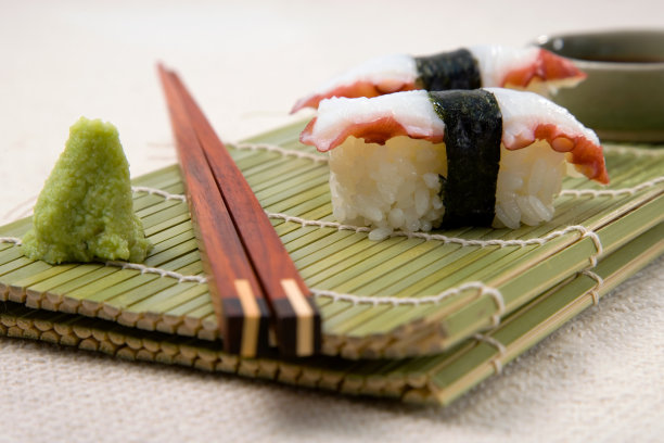 新鲜的日本寿司图片下载