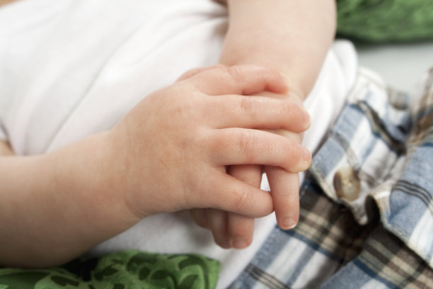 小的手图片下载