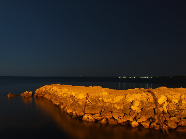 到深夜图片下载