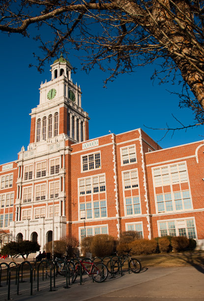 仰望高中的高塔图片下载