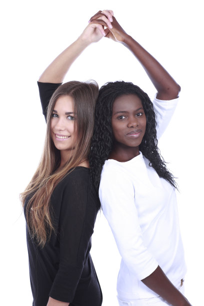 非洲女性和欧洲女性一起图片下载