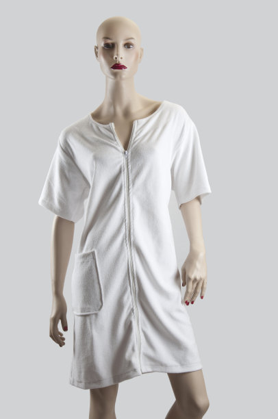 白色的浴袍图片下载