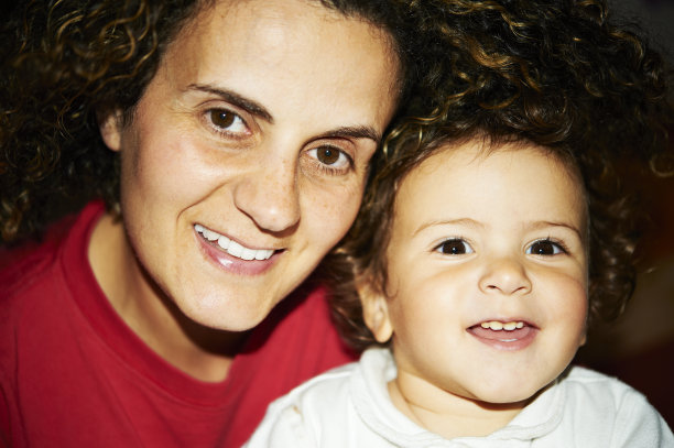 母亲和女儿图片下载