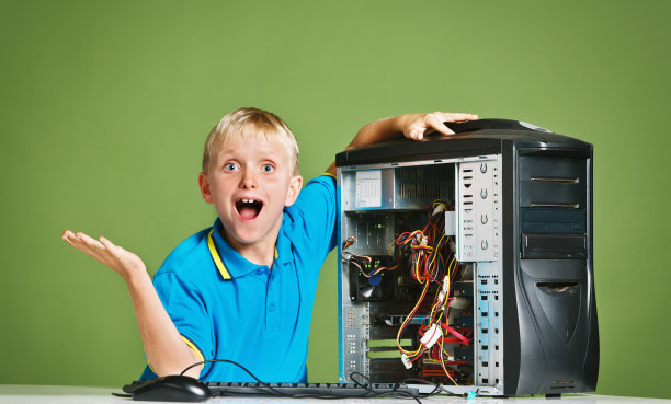 看看我做了什么!9岁的孩子想当电脑技术员图片下载