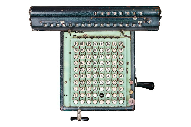 古老的办公计算器孤立在白色图片下载