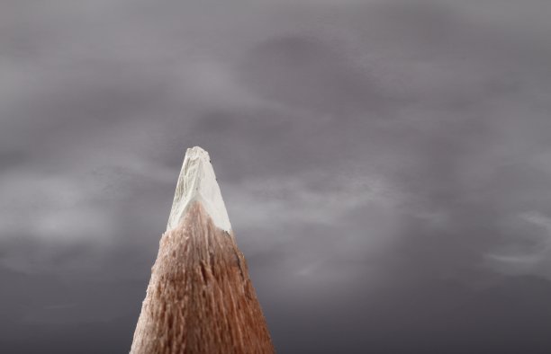 多云的雪山图片下载