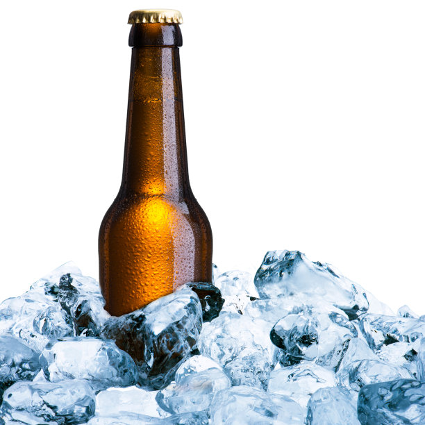 啤酒瓶加冰块图片下载