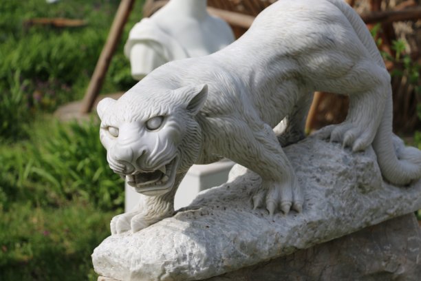 美洲虎雕像图片下载