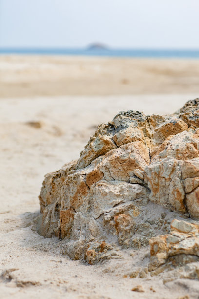海滩岩石的特写图片下载