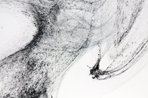 黑白颜料的混合物，特写。图片下载