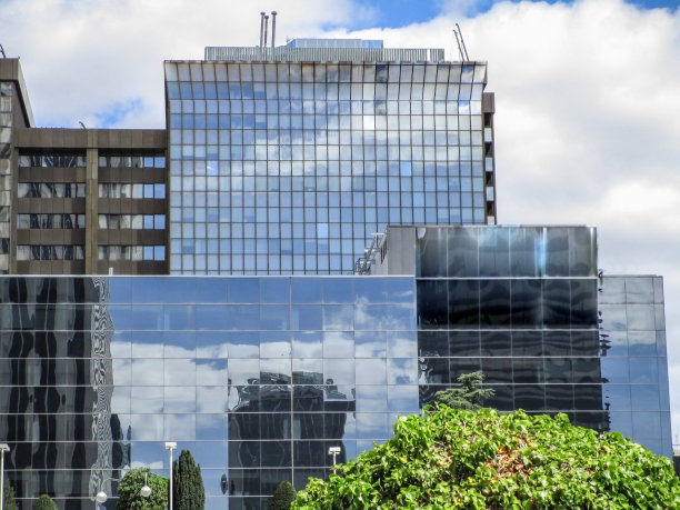 反映现代建筑图片下载